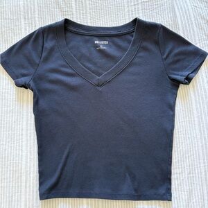 Hollister Women's Dark Blue V-Neck Tee